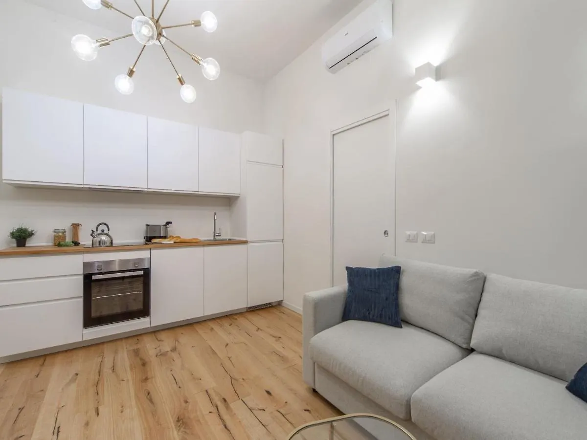 The Best Rent - Stylish One-Bedroom Apartment In Corso Di Porta Vittoria Milan